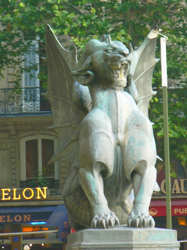 Place St Michel: Place St Michel 018